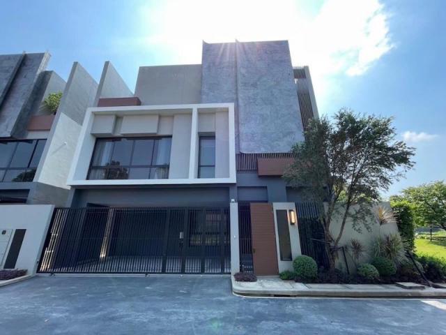 ให้เช่าบ้านเดี่ยว 3 ชั้น โครงการ Bugaan krungthep kreetha มีลิฟท์ วิวสระว่ายน้ำ ใกล้รถไฟฟ้าศรีบูรพา