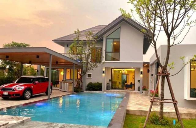 พูลวิลล่าสวย ให้เช่า 99,000 บาท/เดือน 162 ตรว. 5 นอน 6 น้ำ #โซนสันทราย บ้าน 2 ชั้น #สไตล์โมเดิร์น #วิวภูเขาสวย เงียบสงบ เดินทางสะดวก