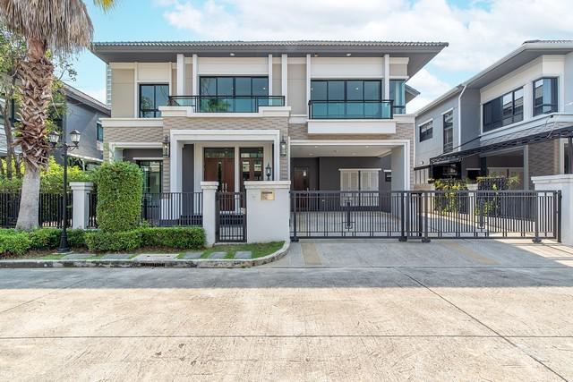 ขายด่วน ๆ บ้าน แกรนด์บางกอก บูเลอวาร์ด สาทร 4 BR 16900000 THAI BAHT   ราคานี้คุ้มมาก