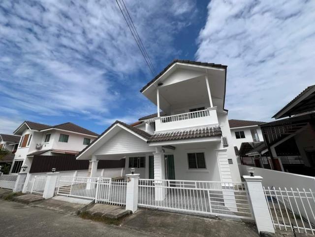 ขายต่ำกว่าราคาประเมิน 2.45 ล้าน 50 ตรว. #รุ่งธนา4 #ท่ารั้ว บ้านเดี่ยว 2 ชั้น #รีโนเวทใหม่ ต่อเติมกว้างมาก ห่างจากตัวเมือง 20 นาที