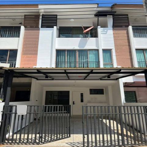 หมู่บ้านเดอะ ไพรเวท วิจเลจบางจาก ซอยอยู่ตรงข้ามทางด่วนสุขุมวิท62