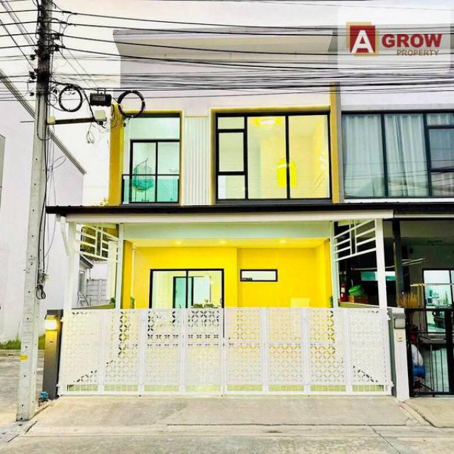 หมู่บ้านเดอะ ริคโค้  ซอยสายไหม 35 บ้านหลังมุม ถนนเมน เฟอร์ฯครบ ตกแต่งพร้อมอยู่