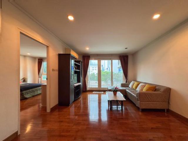 ห้องใหญ่ Low Rise ใจกลางสุขุมวิท วิวไม่บล็อก!! ขายคอนโด บ้านสิริ สุขุมวิท 13 (Baan Siri Sukhumvit 13) 56 .20ตร.ม 