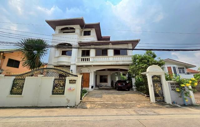 ขายบ้านเดี่ยว 3 ชั้น 95 ตร.ว. ซ.แจ้งวัฒนะ-ปากเกร็ด20 (ต้นสน9) ใกล้รถไฟฟ้า ปากเกร็ดและกรมชลประทาน วัดชลประทาน สวนกุหลาบ นนทบุรีเมืองทอง