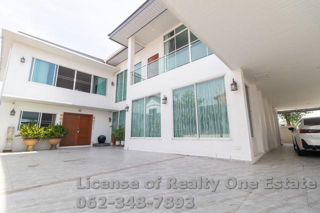 ขายบ้านเดี่ยวหรูหรา หมู่บ้านปรีชาสุวินทวงศ์ ตกแต่งสไตล์ Luxury สร้างเอง พื้นที่เยอะ ฟังก์ชันครบ