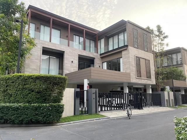 ให้เช่าบ้านเดี่ยว 3 ชั้น โครงการ Vana Residence กรุงเทพกรีฑาตัดใหม่ มีลิฟต์ ใกล้ Market Place ( รับชาวต่างชาติ )