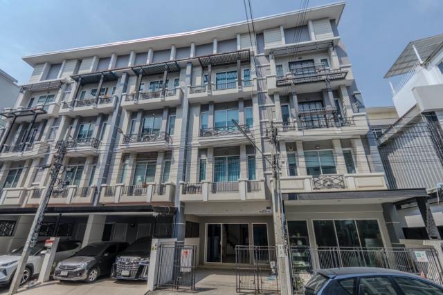 ขาย/ให้เช่า โฮมออฟฟิส 4 ชั้น RK BIZ Center ติดถนนมอเตอร์เวย์ ใกล้สนามบินสุวรรณภูมิ