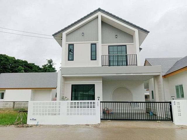 บ้านสวย 2 ชั้น สไตล์โมเดิร์นมินิมอล ท่ารั้ว ดอยสะเก็ด