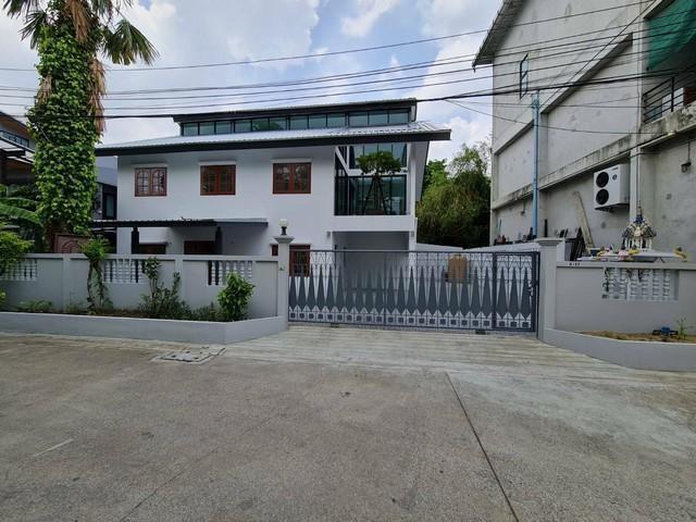 HR 5984 ให้เช่าบ้านเดี่ยว2ชั้น 200 ตร.ม.ย่านโชคชัย4ลาดพร้าว ใกล้MRTโชคชัย4ใกล้นาคนิวาส ลาดพร้าววังหิน เลียบด่วน เหมาะทำโฮมออฟฟิศ