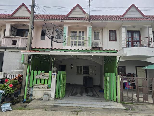 Townhome - พ.ท. 17 ตาราง.วา 2นอน2Bathroom ใกล้กับ - ศูนย์ราชการแจ้งวัฒนะ - รร. หอวัง นนทบุรี - โรบินสัน ศรีสมาน -โรงเรียน พหฤทัย นนทบุรี -โรงงานซันมิเกล ทรัพย์สวย