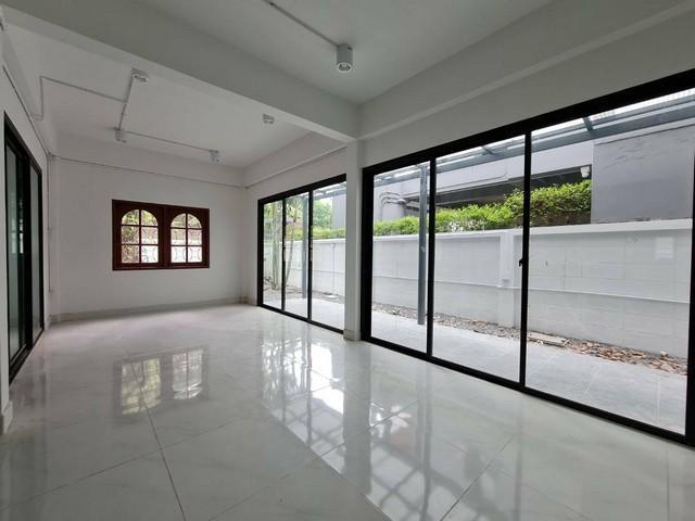 ให้เช่าบ้านเดี่ยว2ชั้นย่านโชคชัย4ลาดพร้าว ใกล้MRTโชคชัย4เหมาะทำออฟฟิศอยู่อาศัย