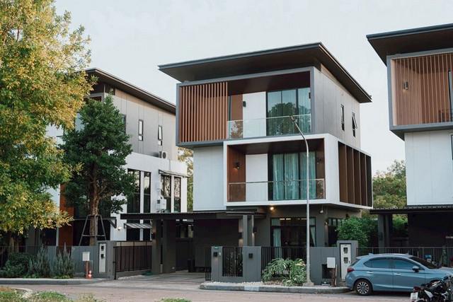 ให้เช่าบ้านหรู สไตล์โมเดิร์นคอลปิทอล 3 ชั้น ทำเลดี เงียบสงบ โซนสันทราย