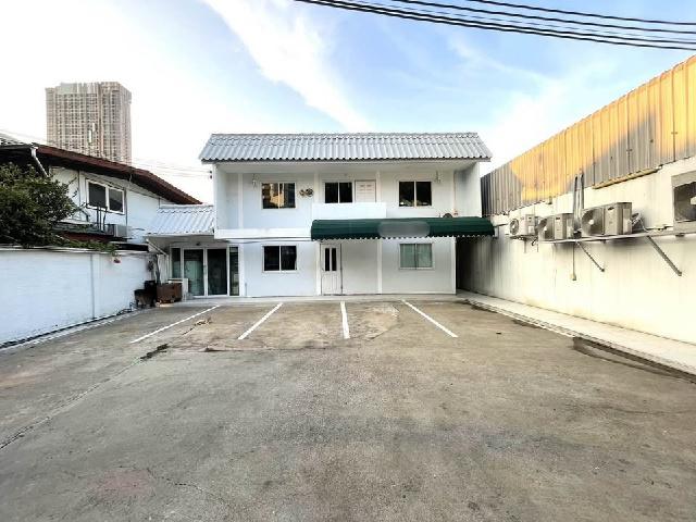 เซ้ง-เช่า BTS ทองหล่อ 900ม.100 ตร.วา. Cloud Kitchen 2 ชั้น 400 ตร.ม.5นอน 5น้ำ รร.นานาชาติ บางกอกเพรพ 0.5 กม.ทำเลดี ครัวกลาง โกดัง