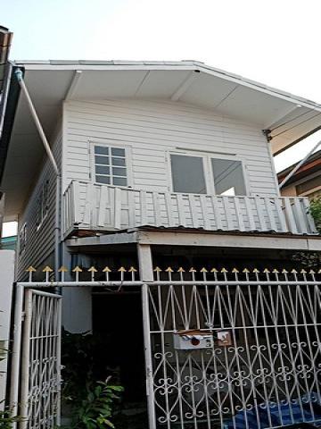 ขายบ้านไม้ 2 ชั้น ม.การเคหะจตุโชติ วัชรพล 3 ซอยจตุโชติ 20 ออเงิน สายไหม 