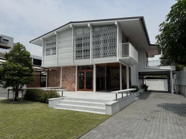 HR 6023 ให้เช่าบ้านเดี่ยว 143 ตรว. ซอยปรีดีพนมยงค์ 25 (เอกมัยซอย 10) รีโนเวทใหม่ พร้อมเข้าอยู่ทันที