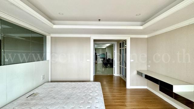 R1 คอนโด สเตท ทาวเวอร์ สีลม ใกล้ BTS สะพานตากสิน ขายต่ำกว่าราคาประเมิน