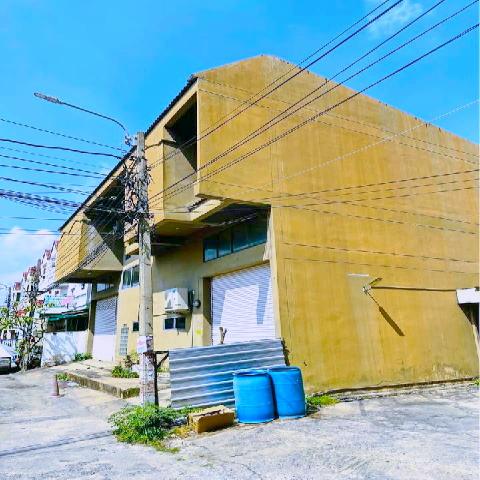 2คูหา MRT โชคชัย4 1.2 กม.ให้เช่าทาวเฮ้าส์ 2 ชั้น  ตีทะลุกัน 54 ตร.วา.450 ตร.ม. 4นอน 2น้ำ  ม.ราชภัฏจันทรเกษม 2.2 กม. ซ.ลาดพร้าววังหิน 4-12