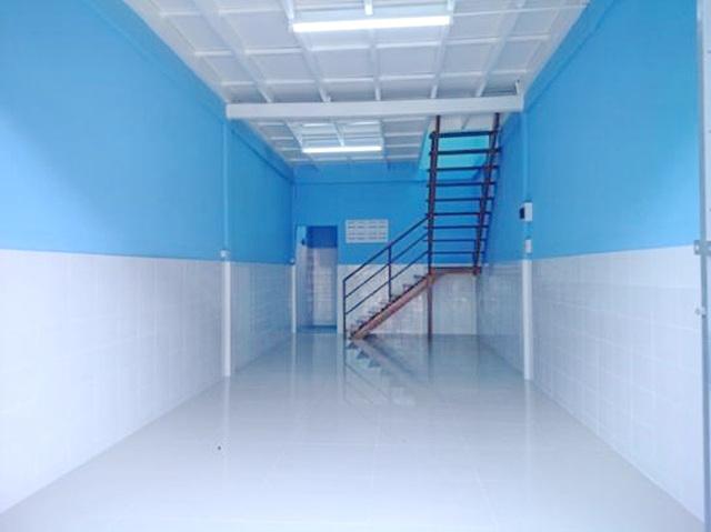 ให้เช่าอาคารพาณิชย์ 2 ชั้น 23 ตร.ม.180 ตร.ม.รีโนเวทใหม่ทั้งหลัง สวยงาม เหมาะสำหรับพักอาศัย 1 น้ำ 2 นอน ซ.ตากสิน 26-32 ม.ราชภัฏธนบุรี 2.3 กม.