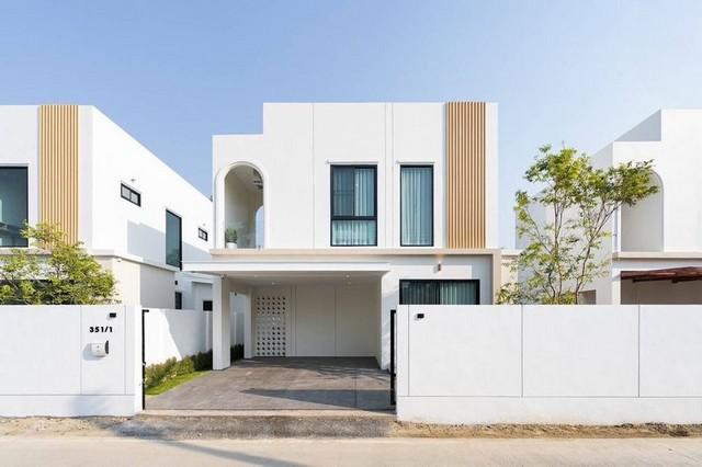 บ้านสร้างใหม่สวยสะดุดตา 2 ชั้น สไตล์โมเดิร์น สันผักหวาน หางดง 
