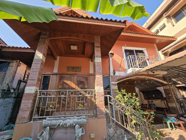  โอกาสทอง! บ้านเดี่ยว 70 ตร.ว. จอดรถ 4 คัน! ตกแต่งไม้สักแท้ท้ังหลงัราคาดีที่สุดในย่าน!