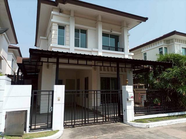 บ้านเช่าใกล้ BTS  บ้าน 2 ชั้น เนื้อที่ 35 ตรว. 3 ห้อง  2 ห้องน้ำ 1 จอดรถ แอร์ 2 เครื่อง ครัวบิ้วอิน เฟอร์นิเจอร์ครบ เฟอร์ใหม่ บ้านไม่เคยอยู่