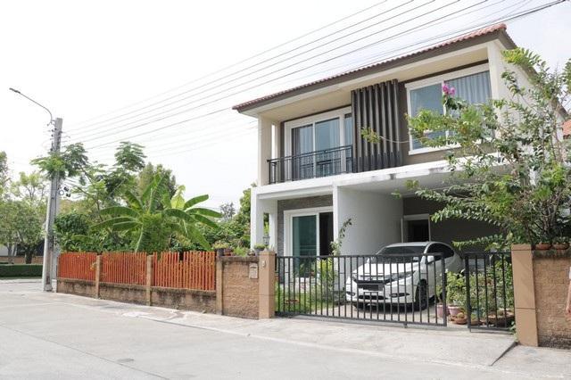 ขายบ้านเดี่ยว 2 ชั้น หลังมุม 64 ตร.ว. หมู่บ้าน โกลเด้น วิลเลจ อ่อนนุช-พัฒนาการ ซอยอ่อนนุช 65 สุขุมวิท77 ใกล้ Airport Link สถานีทับช้าง