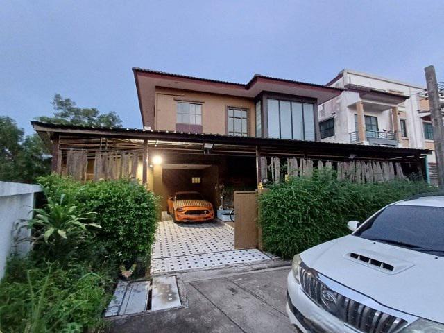 ขายขาดทุน บ้านเดี่ยว 2 ชั้นเนื้อที่ 55 ตร.ว.  เต็มสิริ พลัส มีนบุรี - สุวรรณภูมิ ต่ำกว่าราคาประเมิณมาก ถนนมิตรไมตรี หนองจอก กรุงเทพฯ