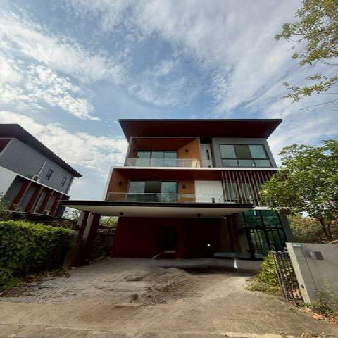 ขาย 15 ล้าน (บ้านเปล่า) สันทราย – ทำเลที่มีอนาคต! สไตล์ Modern Tropical ตกแต่งใหม่ได้ตามใจ เหมาะสำหรับนักลงทุน หรือสร้างบ้านในสไตล์ของตัวเอง