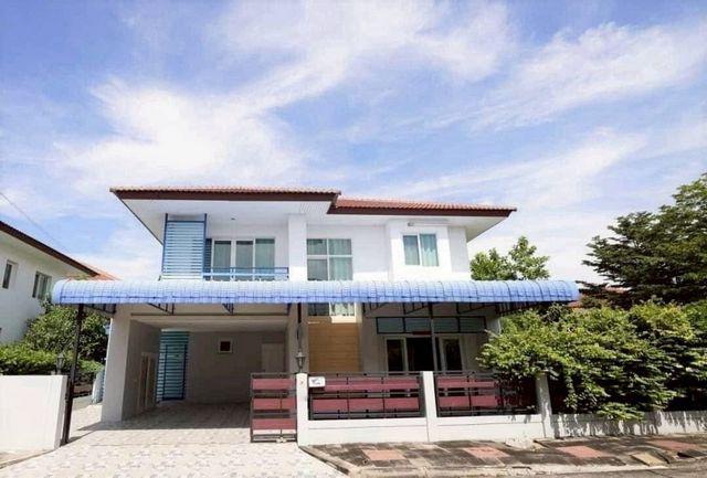 ให้เช่า 25,000 บาท ดิเออบาน่า 1 ทำเลดี ถ.ซุปเปอร์ไฮเวย์ เชียงใหม่-ลำปาง | ว่าง 15 มิ.ย. 68 หลังมุม บรรยากาศสงบ ร่มรื่น เป็นส่วนตัว