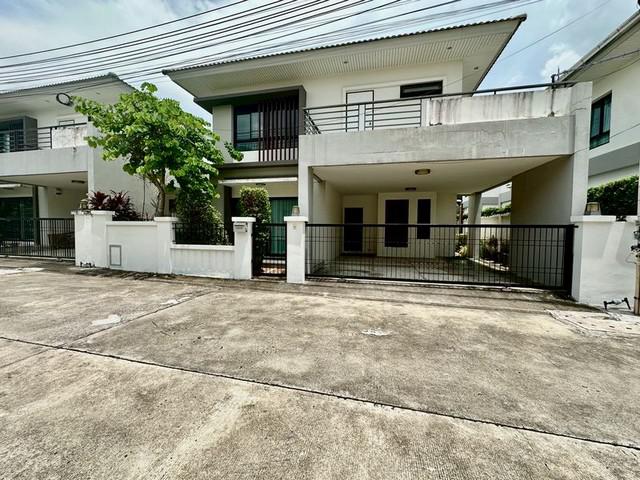 บ้านเดี่ยว 2 ชั้น ให้เช่าพร้อมเฟอร์ เดอะ คอมพลีท ศรีราชา TP-H1334