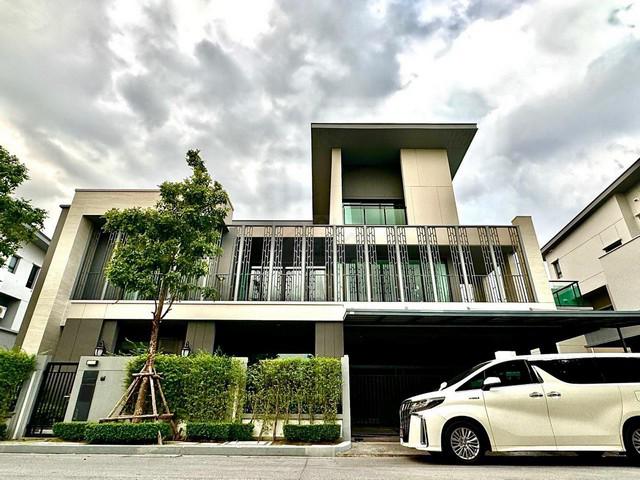 ขายด่วนบ้านหรู​ 3 ชั้น 762 ตรม. โครงการแกรนด์ บางกอก บูเลอวาร์ด อีสต์ พระราม 9 (Grand Bangkok Boulevard East Rama 9) **ขายขาดทุน !!! 