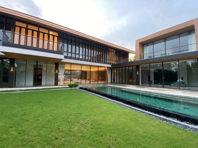 สันติบุรี เดอะ เรสซิเดนเซส ด้วยบ้านสไตล์ Modern Luxury Tropical  บนพื้นที่กว่า 1 ไร่ 21 ตร.ว. พื้นที่ใช้สอย 1415 ตร.ม. 