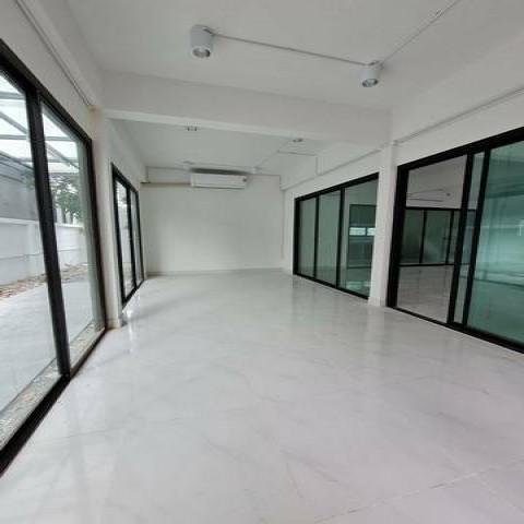 ให้เช่าโฮมออฟฟิศ2ชั้น200ตร.ม.ย่านโชคชัย4ลาดพร้าวใกล้MRTโชคชัย4ใกล้นาคนิวาสลาดพร้าววังหินเลียบด่วน