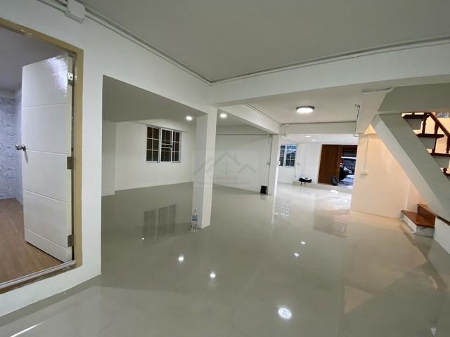 P793 ขาย ให้เช่า บ้านเดี่ยว 2 ชั้น ติดถนนสุขุมวิท 105 ลาซาล ใกล้ bts แบริ่ง บ้านโล่งๆ ไม่มีเฟอร์นิเจอร์