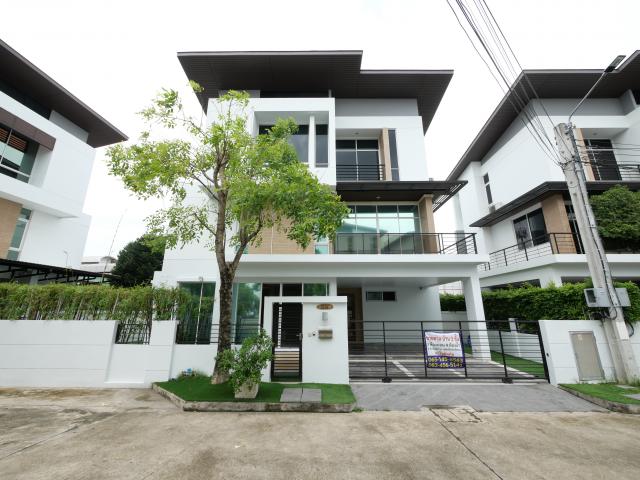 ให้เช่า/ขาย บ้านเดี่ยว 3 ชั้น โครงการ เนอวานา บียอนด์ ไลท์ พระราม 9 เขตสะพานสูง จังหวัดกรุงเทพมหานคร
