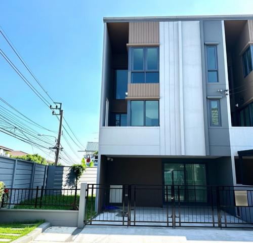 เฟอร์ตรงปก! พหลโยธิน วิภาวดี รถไฟฟ้าสายสีเขียว BTSคปอ. 700ม. ให้เช่า ทาวน์โฮม 3 ชั้น หลังริม 7-11 300 เมตร 3นอน 3น้ำ 