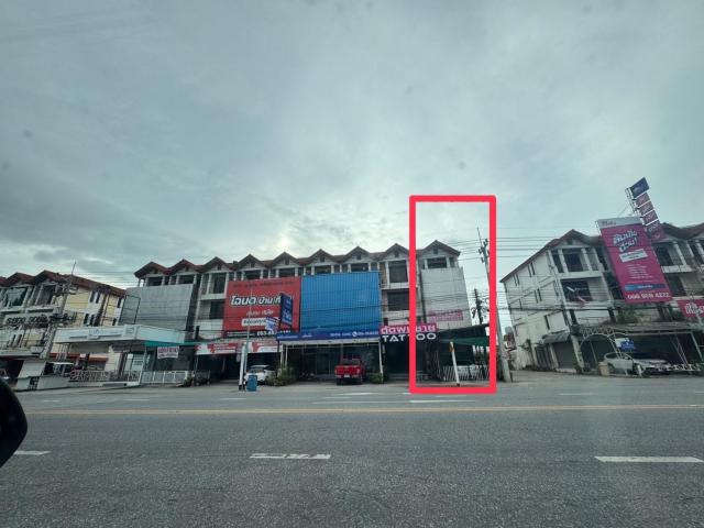 ขายอาคารพาณิชย์ 3 ชั้นครึ่ง (หลังมุม) ทำเลทอง ใจกลางเมือง จังหวัดระยอง