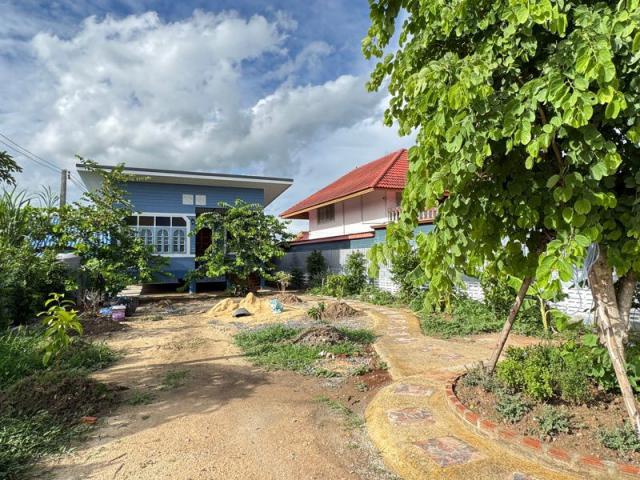 ขายที่ดินพร้อมบ้านสร้างใหม่่ ทำเลดี จังหวัดชัยนาท