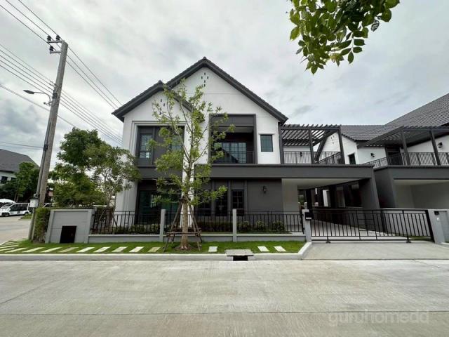 ให้เช่าบ้านเดี่ยว 2 ชั้น Centro Bangna หลังเมกา บางนา เนื้อที่ 66.5 ตรว 4นอน 5น้ำ เฟอร์นิเจอร์บิวท์อิน หลังมุม วิวสวน - ghd000701R
