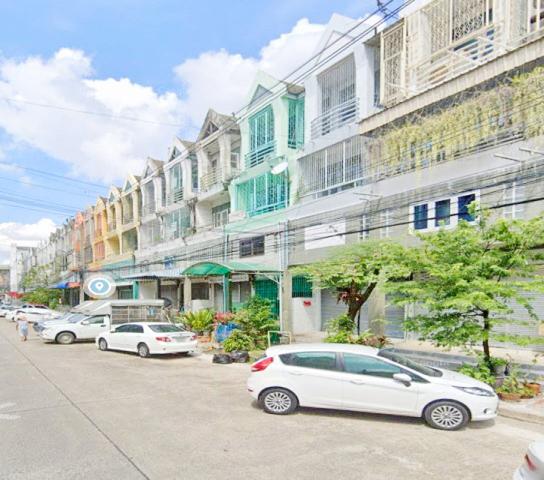 รามคำแหง 171-182 MRTมีนพัฒนา 1.2กม.ให้เช่าทาวน์เฮาส์ 2 ชั้น 20 ตร.วา.160 ตร.ม. เทคนิคมีนบุรี 1.5 กม. 3 นอน 3 น้ำ ตลาดน้ำขวัญเรียม 1.3 กม.