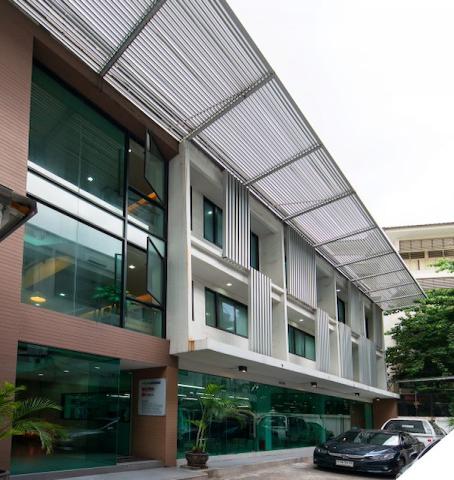 BH3714 ให้เช่าอาคารพาณิชย์ 3 ชั้น 4 คูหา ซอยสุขุมวิท 36 (แสนสบาย) เข้าซอย80 เมตร