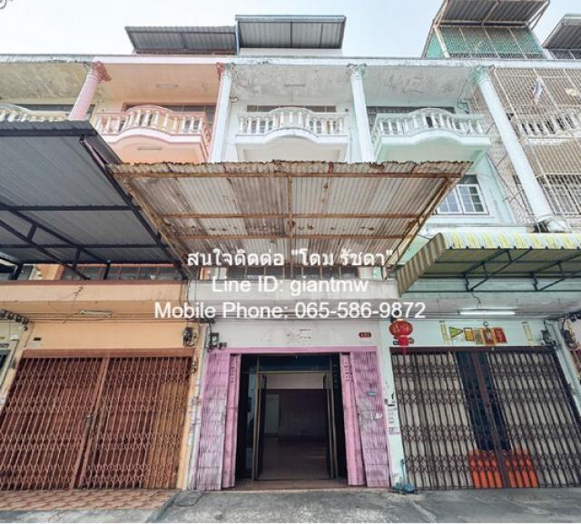 รหัส:  DSL-368 ขายด่วน! อาคารพาณิชย์ ขายตึกแถว 4.5 ชั้น ซอยเพชรเกษม 42 ใกล้ MRT-บางหว้า 3300000 thb 8 ห้องนอน พื้นที่ =  32 SQ.WA ใกล้ ห่างสถานี MRT-บางหว้า 1.6 กม. และสามารถใช้เส้นทางเข้าออกได้หลายเส้นทาง เช่น ทางถนนเพชรเกษม หรือทางถนนราชพฤกษ์ โครตถ