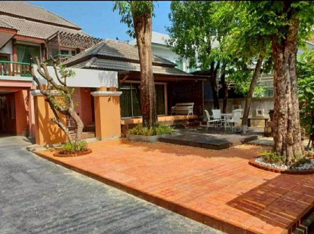  #ขายขาดทุนบ้านเดี่ยว 2 ชั้น ลาดพร้าว 107 ใกล้ BTS สายสีเหลือง  พื้นที่ใหญ่ จอดรถได้เพียบ เขตบางกะปิ จังหวัดกรุงเทพมหานคร