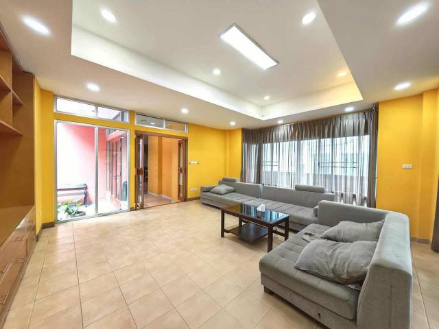  #ขายขาดทุนบ้านเดี่ยว 2 ชั้น ลาดพร้าว 107 ใกล้ BTS สายสีเหลือง  พื้นที่ใหญ่ จอดรถได้เพียบ เขตบางกะปิ จังหวัดกรุงเทพมหานคร