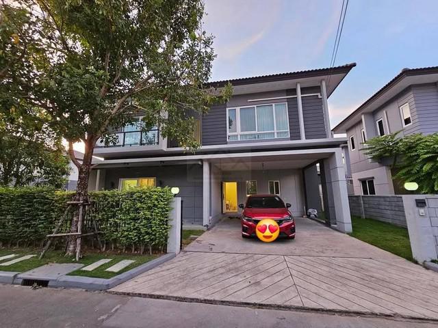 ขายบ้านเดี่ยว 2 ชั้นหลังมุม 61.5 ตรว. 4 ห้องนอน หมู่บ้าน Centro บางนา - วงแหวน  ใกล้สวนหลวง ร.9