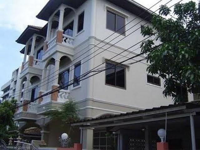 ให้เช่าบ้านเดี่ยว 3 ชั้น 45 ตร.ว. ซ.พหลโยธิน19 เขตจตุจักร ใกล้ MRT พหลโยธิน (จดทะเบียนได้)