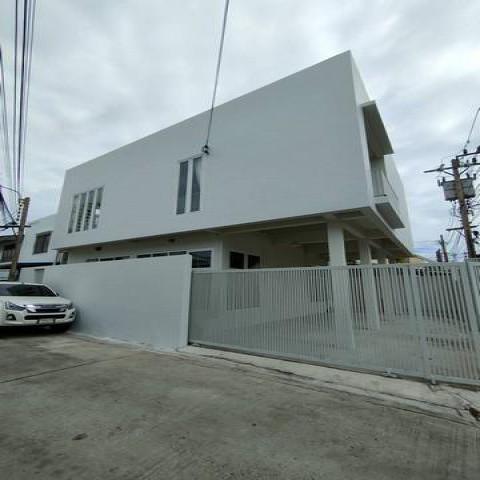 ขายบ้านเดี่ยว 2 ชั้น 40 ตร.ว. ย่านสุทธิสาร ห้วยขวาง หลังมุม ใกล้ MRTสุทธิสาร